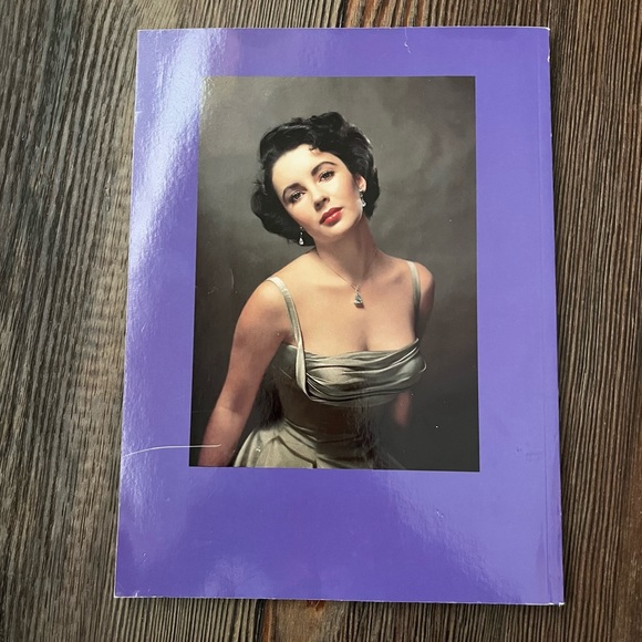 People Tribute to Elizabeth Taylor 1932-2011 - Picture 2 of 3